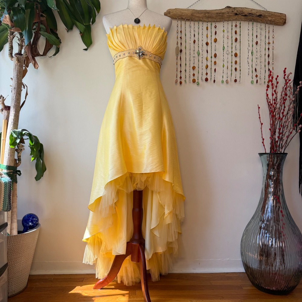 May Queen Vintage Y2K Butter Yellow Beaded Tulle Hi Low Formal Prom Dress